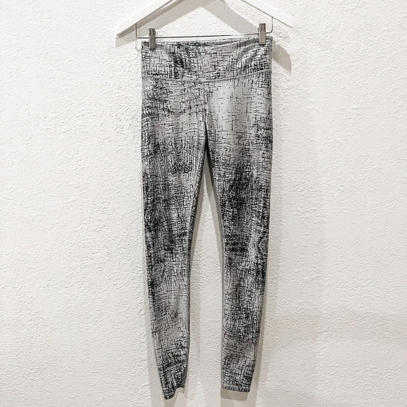 Alo Tech Lift Leggings - Picture 2 of 12